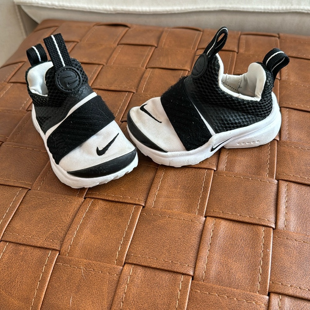 Nike slide ons